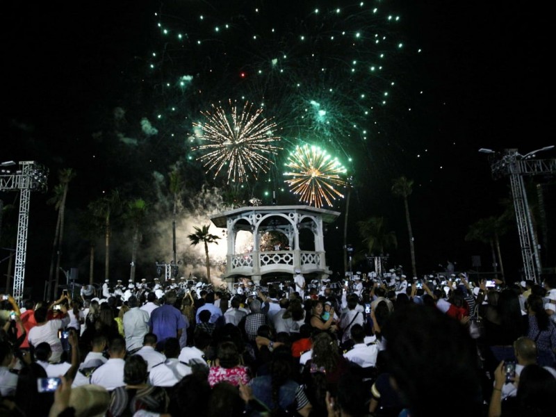 Entregan obra de remodelación del malecón