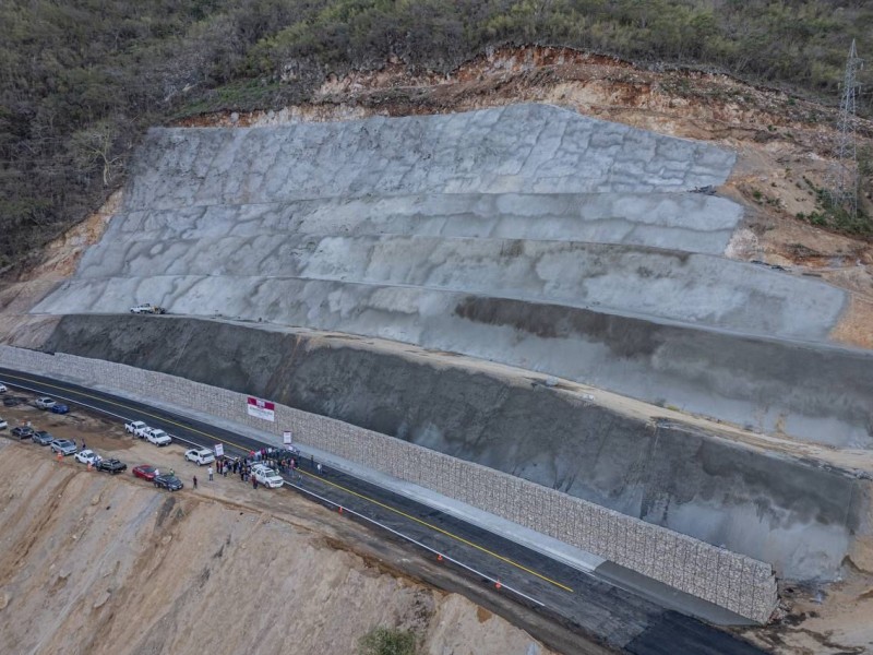 Entregan obra del km 34 carretera Villa de Álvarez-Minatitlán