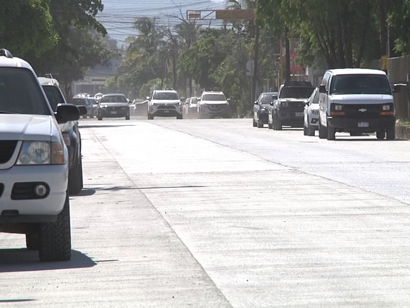 Entregan obra incompleta en la calle Jalisco