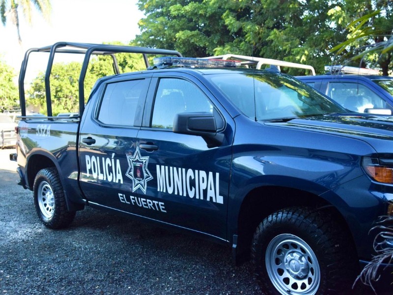 Entregan patrullas y armamento para reforzar seguridad en El Fuerte