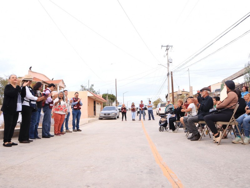 Entregan pavimentación de la calle San Luis Potosí