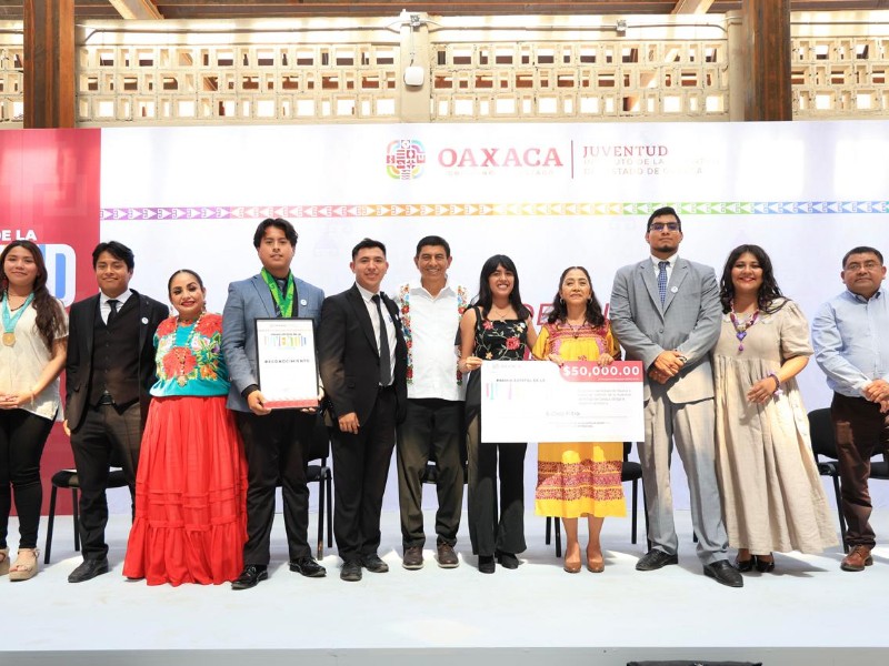 Entregan Premio Estatal de la Juventud 2025 en Oaxaca