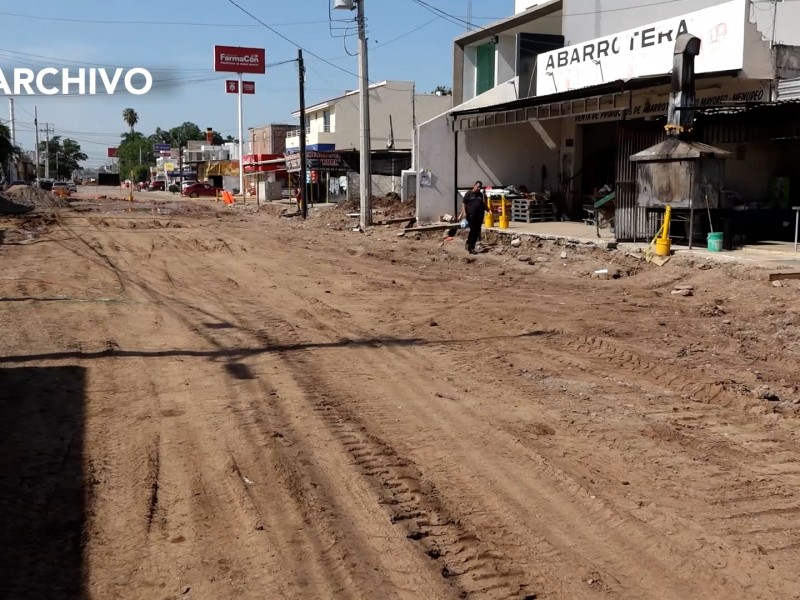 Entregan prestamos a comerciantes de la avenida Obregón