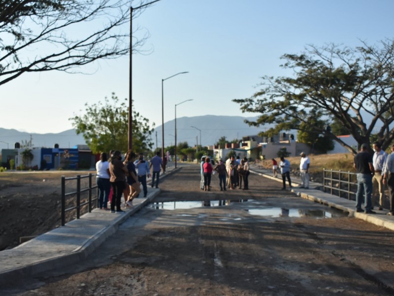 Entregan puente vehicular que unirá a colonias villalvarenses