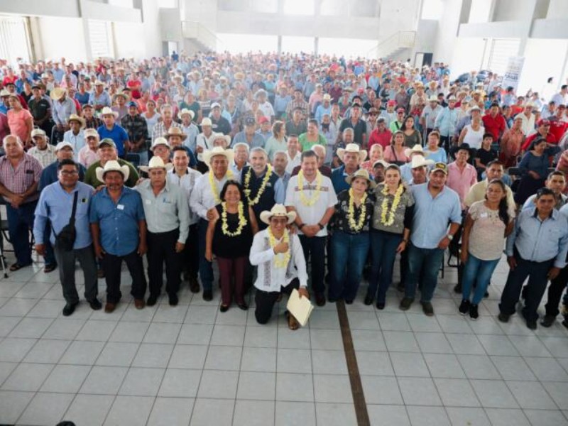 Entregan recursos materiales a ejidatarios de Tuxtla Gutiérrez