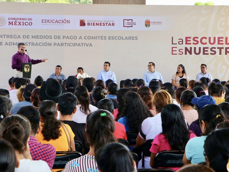 Entregan recursos para el Programa La Escuela es Nuestra