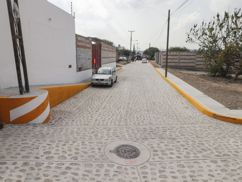 Entregan rehabilitación de calles en San Juan del Río