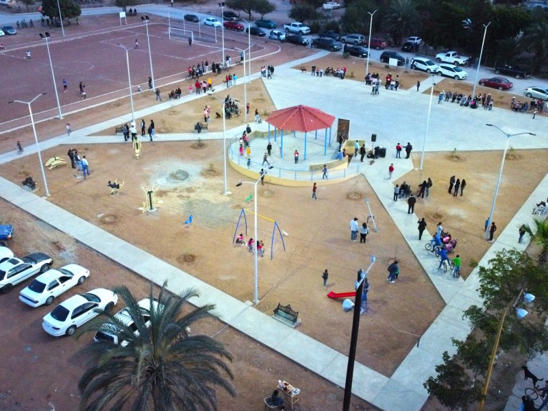 Entregan rehabilitación de la Plaza Pública de Moroncárit