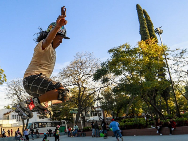 Entregan rehabilitación de parque 