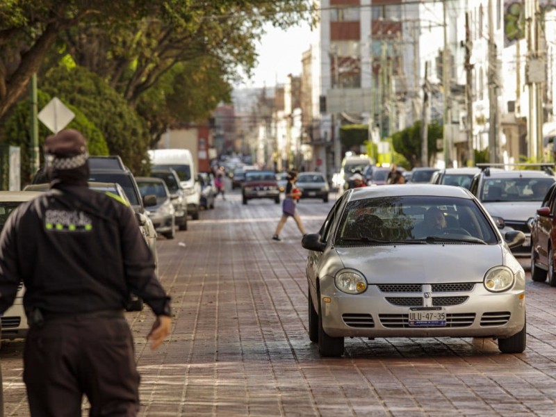 Entregan renovación de la calle Colón en la capital queretana