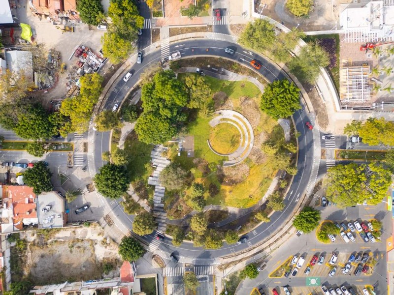 Entregan renovación de la glorieta Monraz