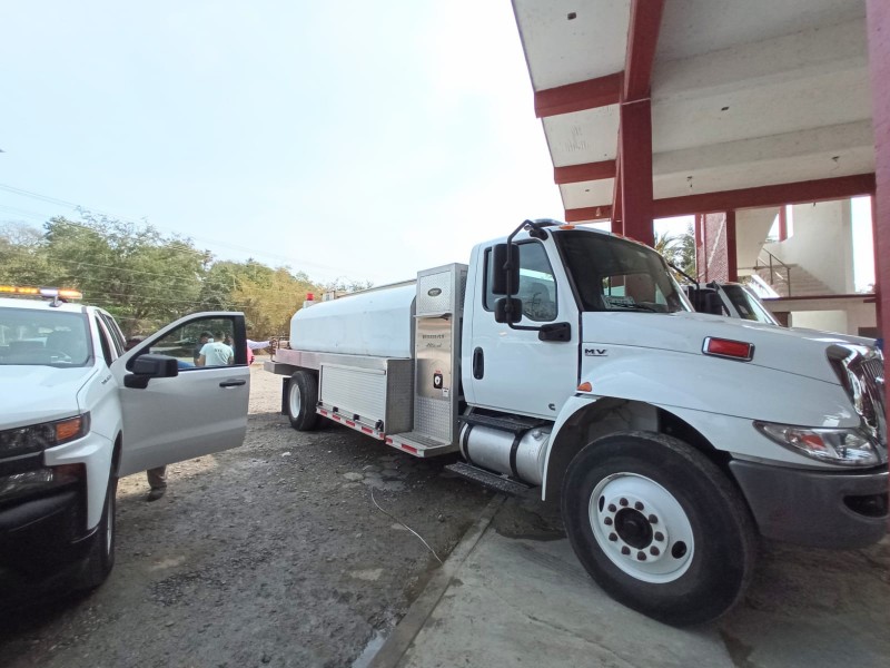 Entregan unidades a Protección Civil y Bomberos de Tuxpan