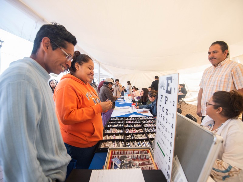 Entregará DIF municipal de El Marqués lentes