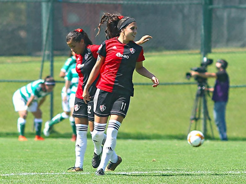 Equipo Femenil saca la cara por el Atlas