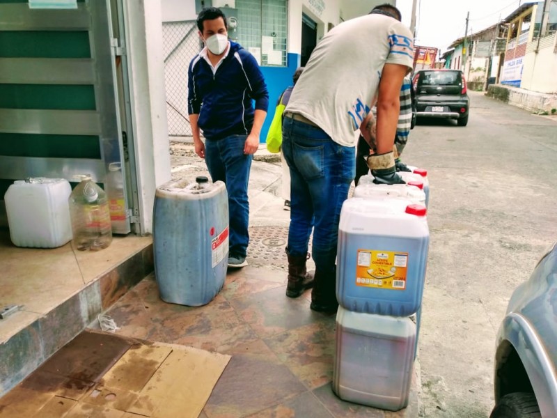 Error verter aceite vegetal usado en coladeras y tarjas