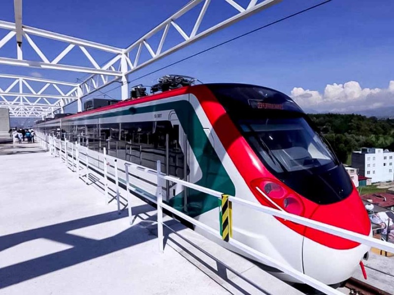 Es destacado que tren interurbano llegue a León