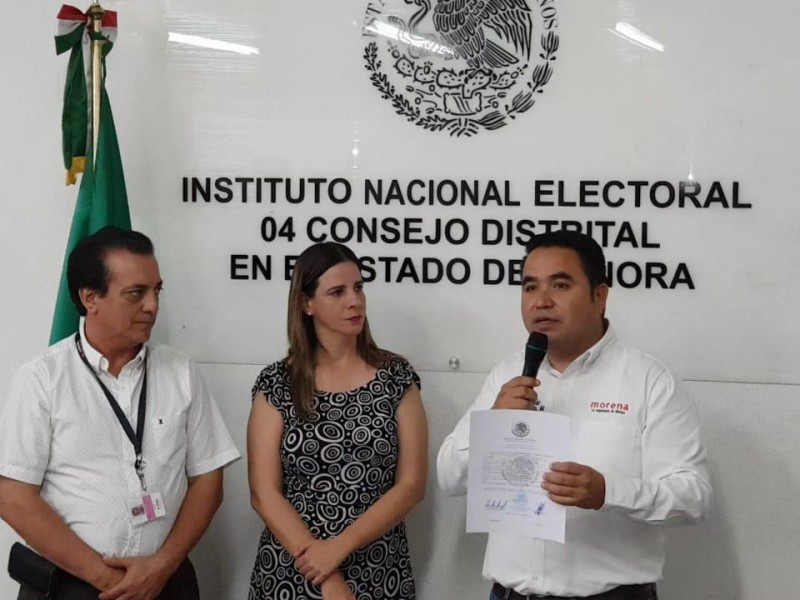Es Heriberto Aguilar Diputado Federal Electo