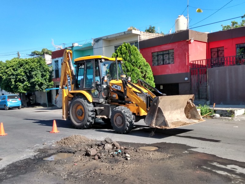 Es reparada la fuga de la calle Tenochtitlan