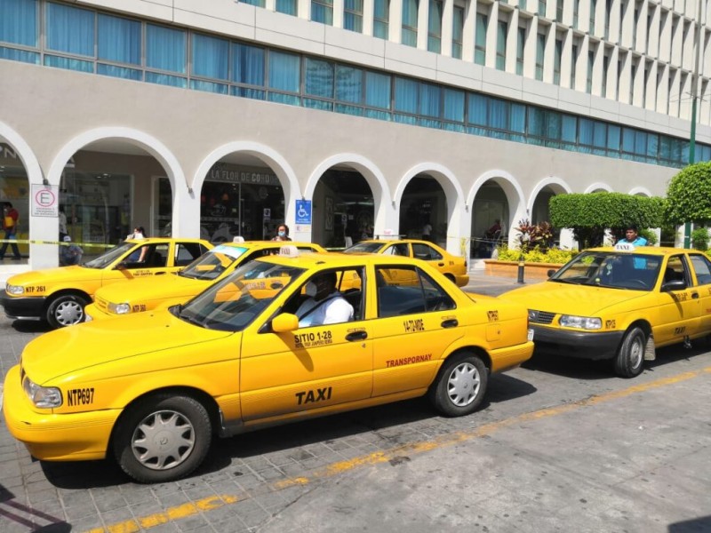 Escasean choferes de taxis en Nayarit