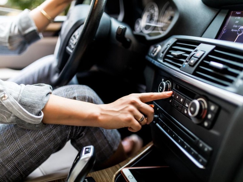 Escuchar música fuerte en el auto puede costarte caro