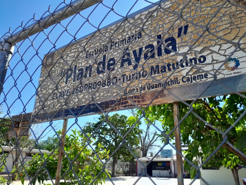 Escuela en Loma de Guamuchil sin agua por semanas