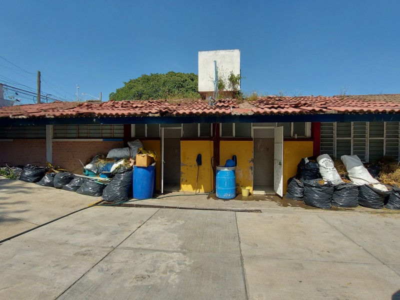 Escuela en Polanquito sigue sin reparación ni clases