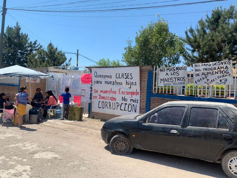 ESCUELA PRIMARIA CUMPLE 8 DÍAS CERRADA