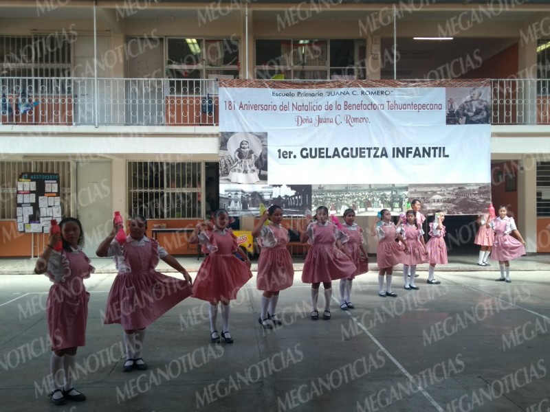 Escuela Primaria rinde homenaje a Juana C. Romero