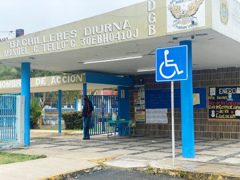 Escuela Tello de Tuxpan trabaja con normalidad