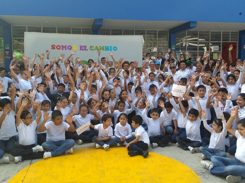 Escuela tuxpeña inscrita en campaña nacional