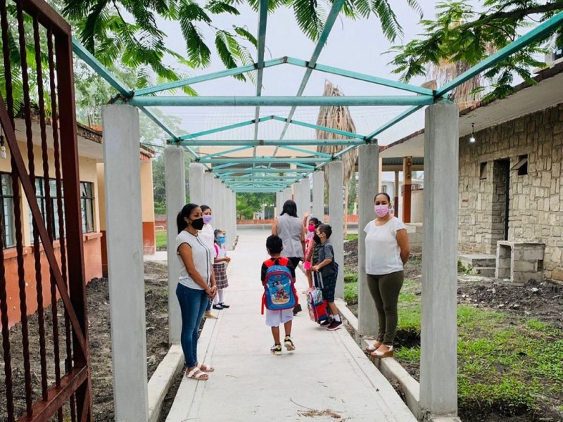 Escuelas multigrado imparten clases presenciales