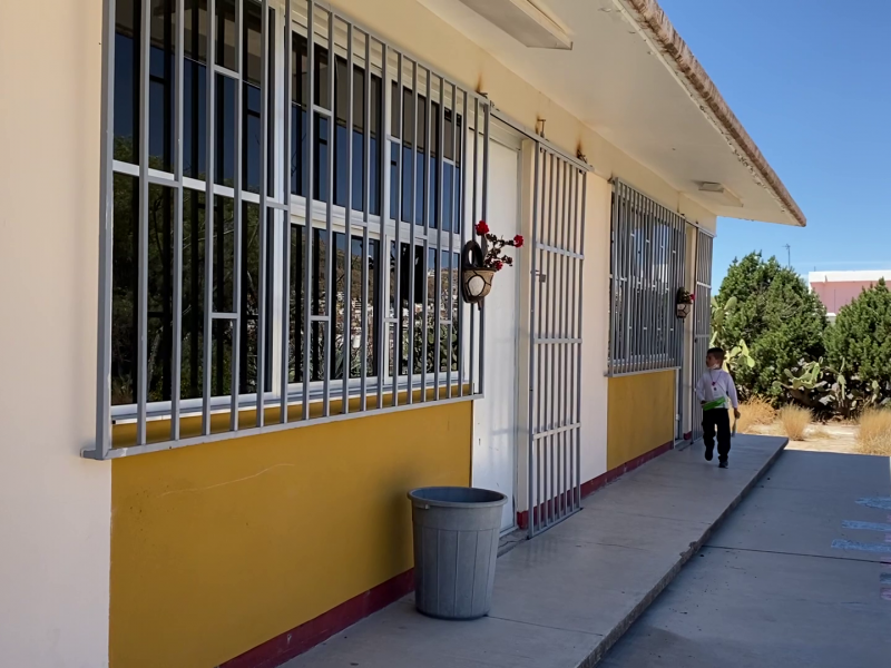 Escuelas necesitan mobiliario