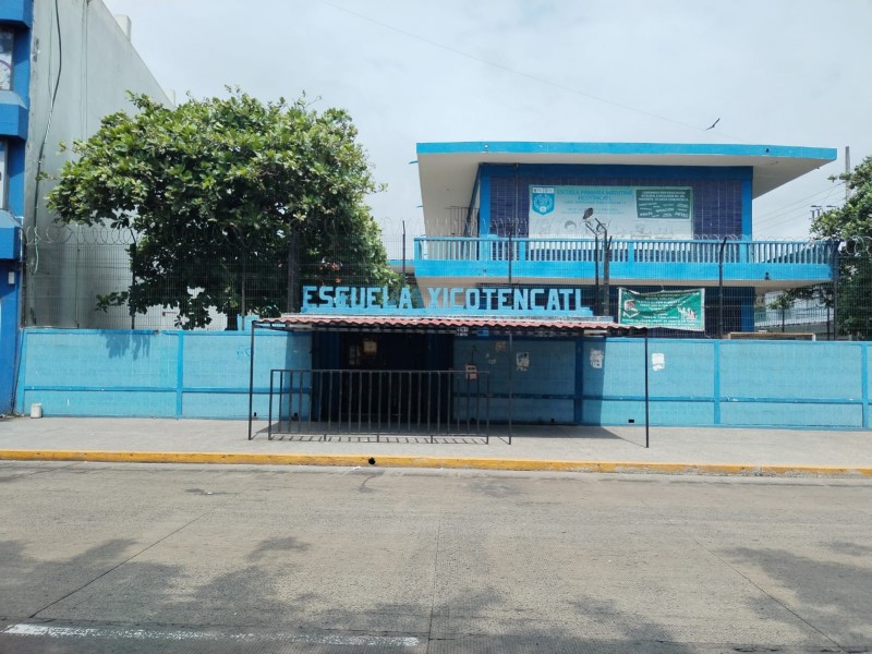 Escuelas no pueden exhibir a padres deudores de cuotas escolares:SEV