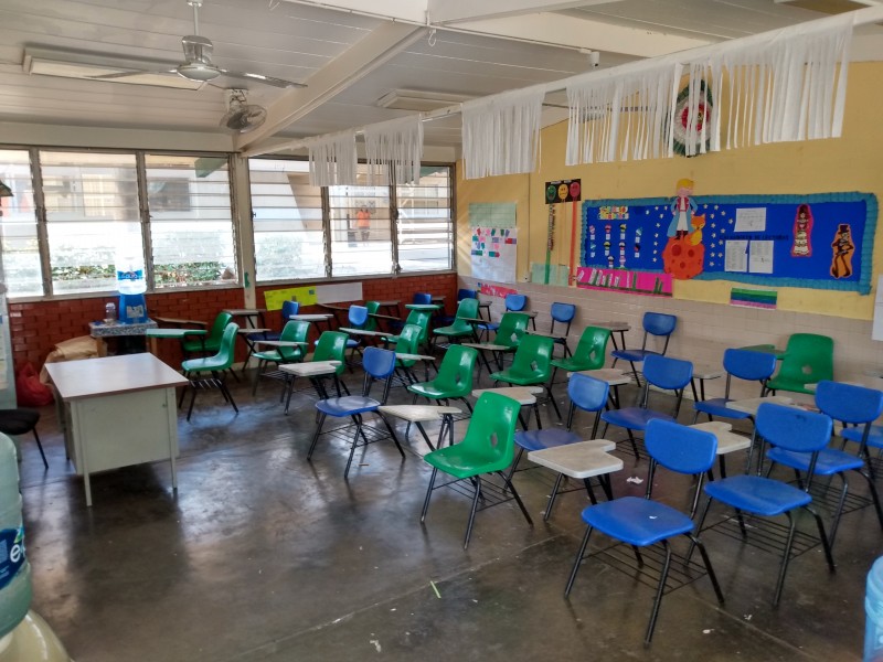 Escuelas públicas aplican plan de contingencia suspenden clases