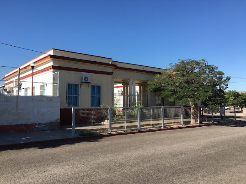 Escuelas públicas sufren escasez de agua en La Paz