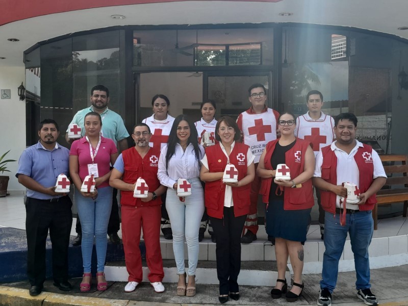 Escuelas se suman a colecta Cruz Roja Tuxpan