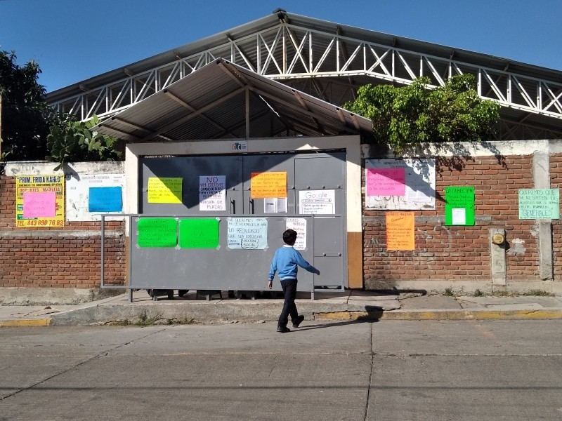 Escuelas siguen cobrando cuotas de inscripción a pese a llamado de autoridades