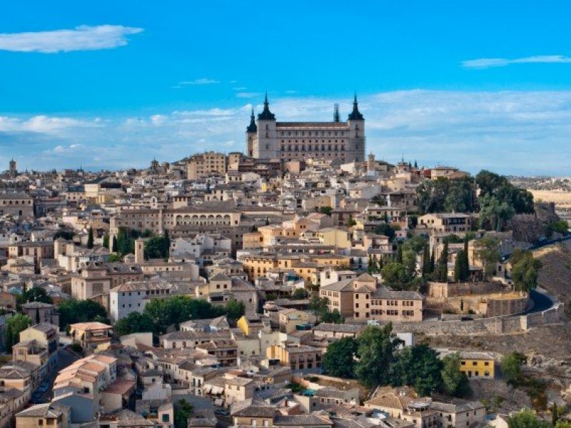 España abre fronteras internacionales a turistas vacunados contra Covid-19