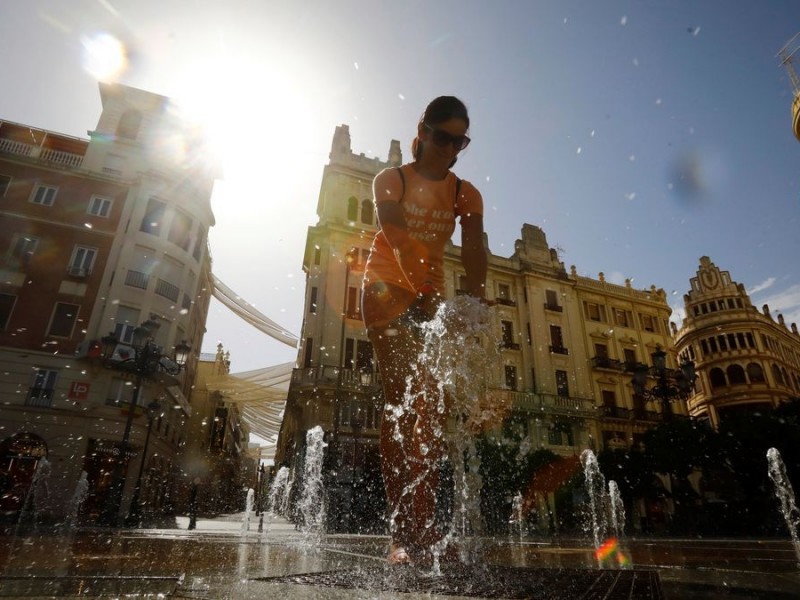 España sufre ola de calor más intensa en 20 años
