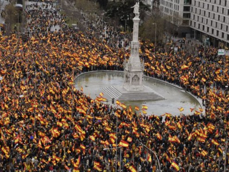 Españoles protestan contra gobierno de Sánchez