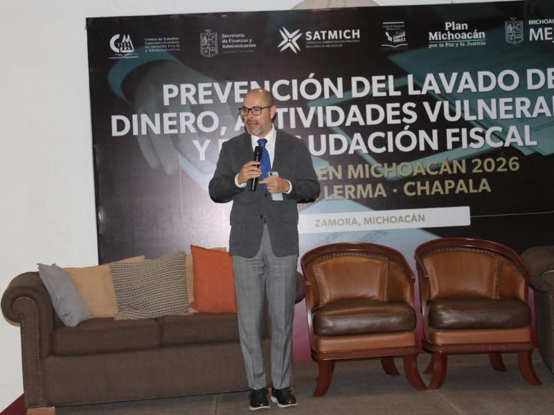Especialistas abordan prevención de delitos financieros en Zamora