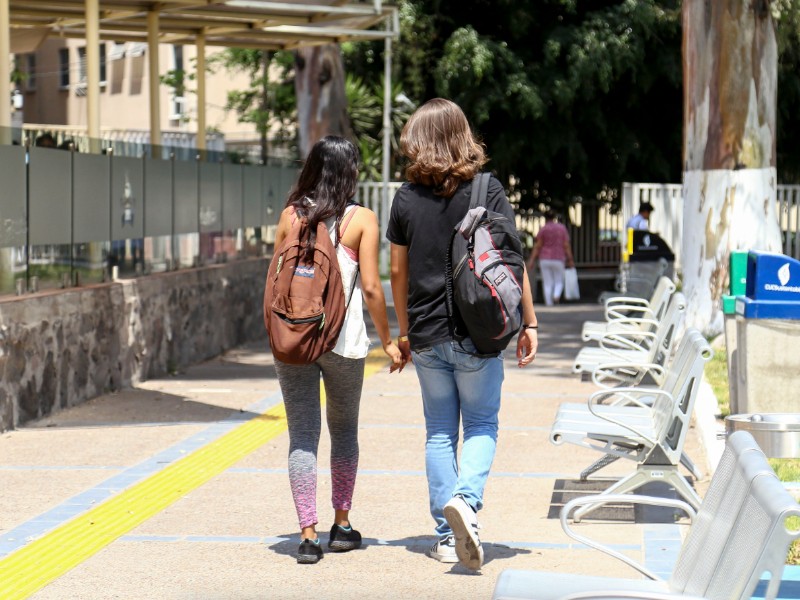 Especialistas de Hospitales Civiles piden normalizar la educación sexual