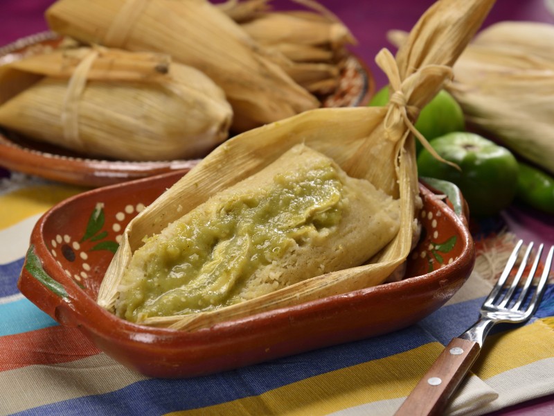 Esperan comerciantes aumentar 70% ventas por producción de tamales