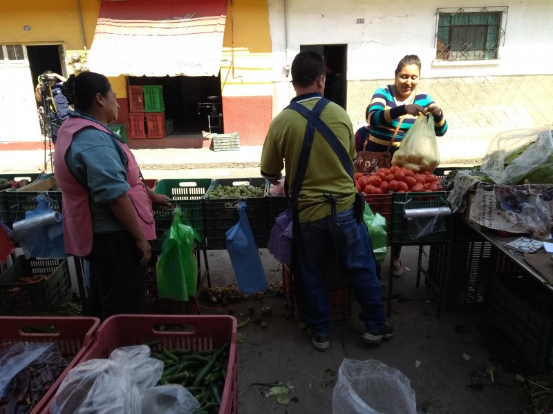 Esperan comerciantes la reubicación