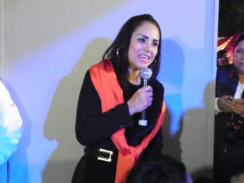 Esposa de ex gobernador Roberto Sandoval pide apoyo a AMLO