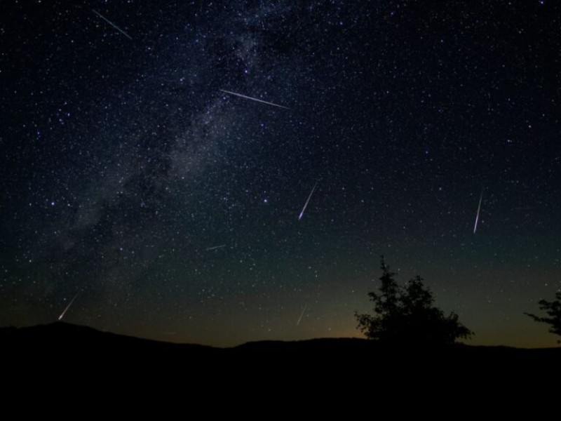 Esta madrugada, lluvia de estrellas Eta Acuáridas en el cielo