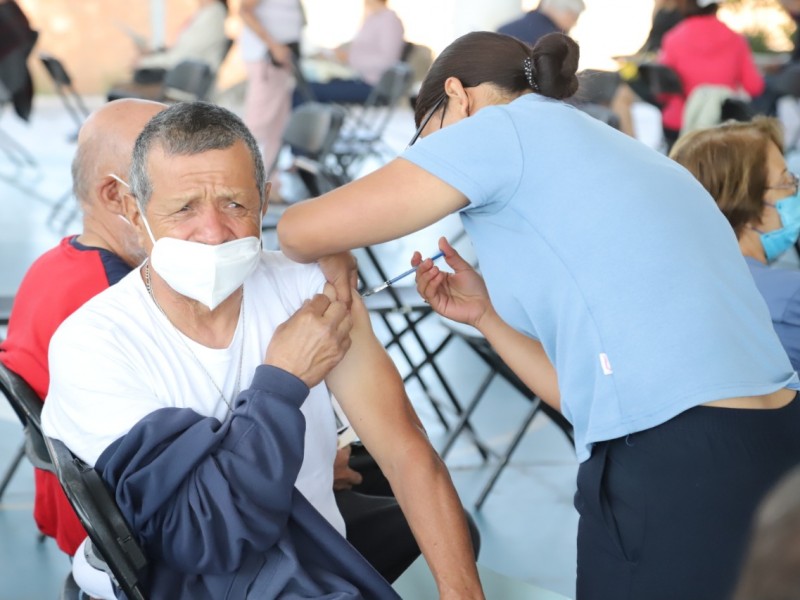 Esta semana aplicarán refuerzo adicional a adultos de +60 años