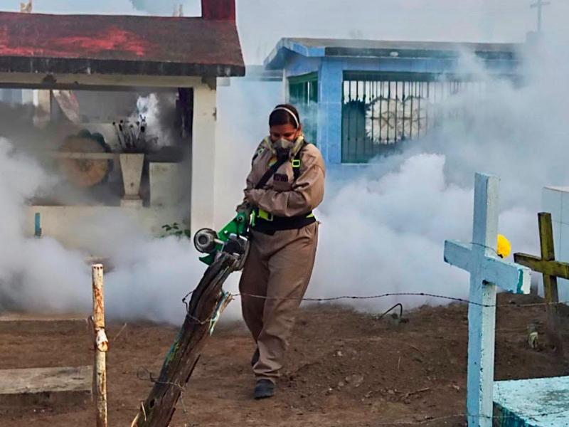Esta semana fumigarán panteones, colonias y comunidades para evitar criaderos de moscos