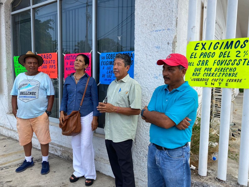 Estado incumplen con jubilados del SNTE en Costa Grande