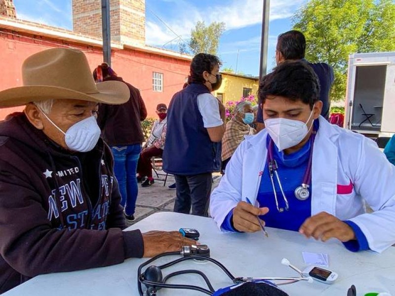 Estado prepara programa para atender a ciudadanos sin atención médica